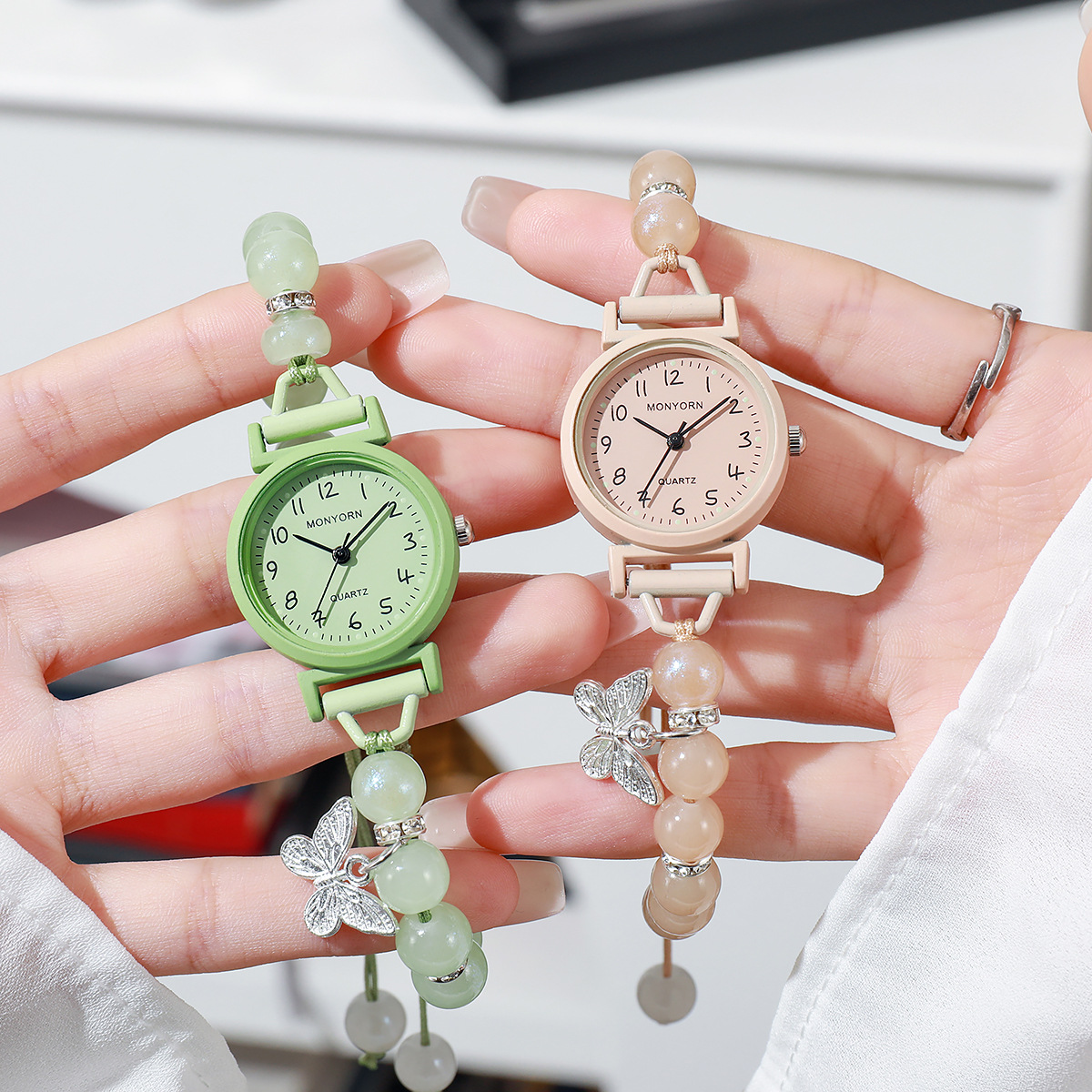 Luxury Watch Girl - Eenvoudige dameshorloge met vlinderkralenarmband Dameshorloge Modekledinghorloges