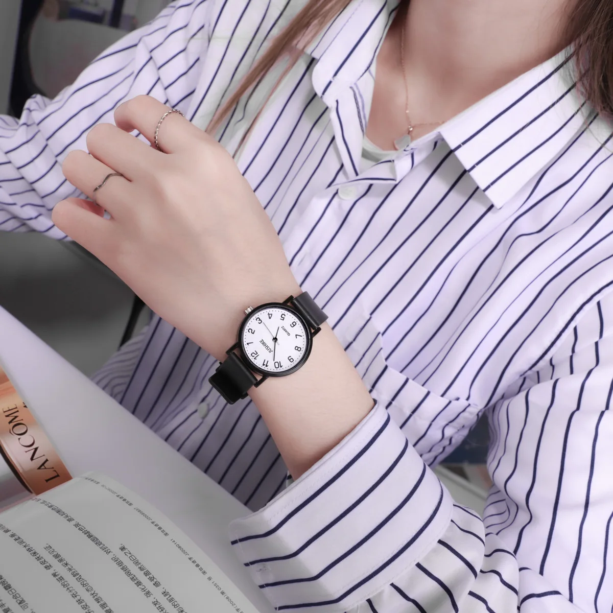 Eenvoudige zwarte horloge quar - Luxury Watch With Leather Strap recensie en prijs