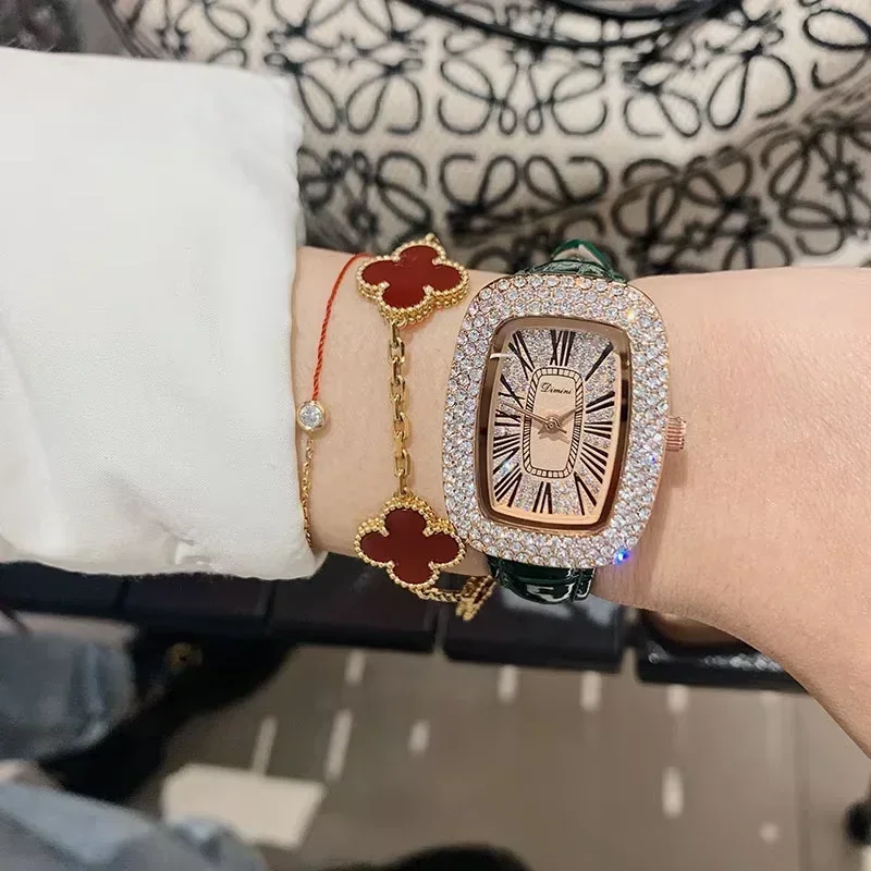 Trendy en modieus dameshorloge - Luxury Watch With Leather Strap recensie en prijs